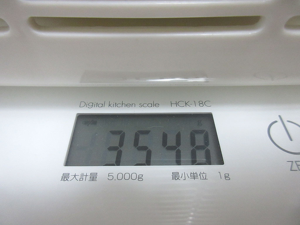 ロシ子の体重は3,548g。